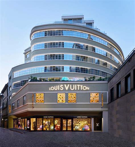 Louis Vuitton milano store